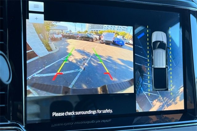 Used 2022 Ford F250 Lariat w/ Black Appearance Package image 22