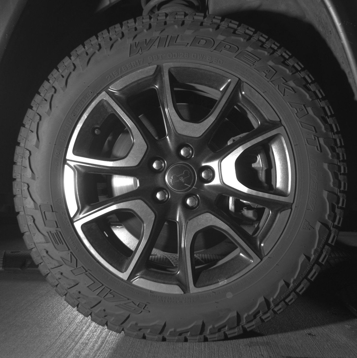 Used 2025 Jeep Compass Trailhawk AWD/4WD image 13