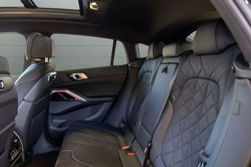 Used 2025 BMW X6 xDrive40i AWD/4WD image 60