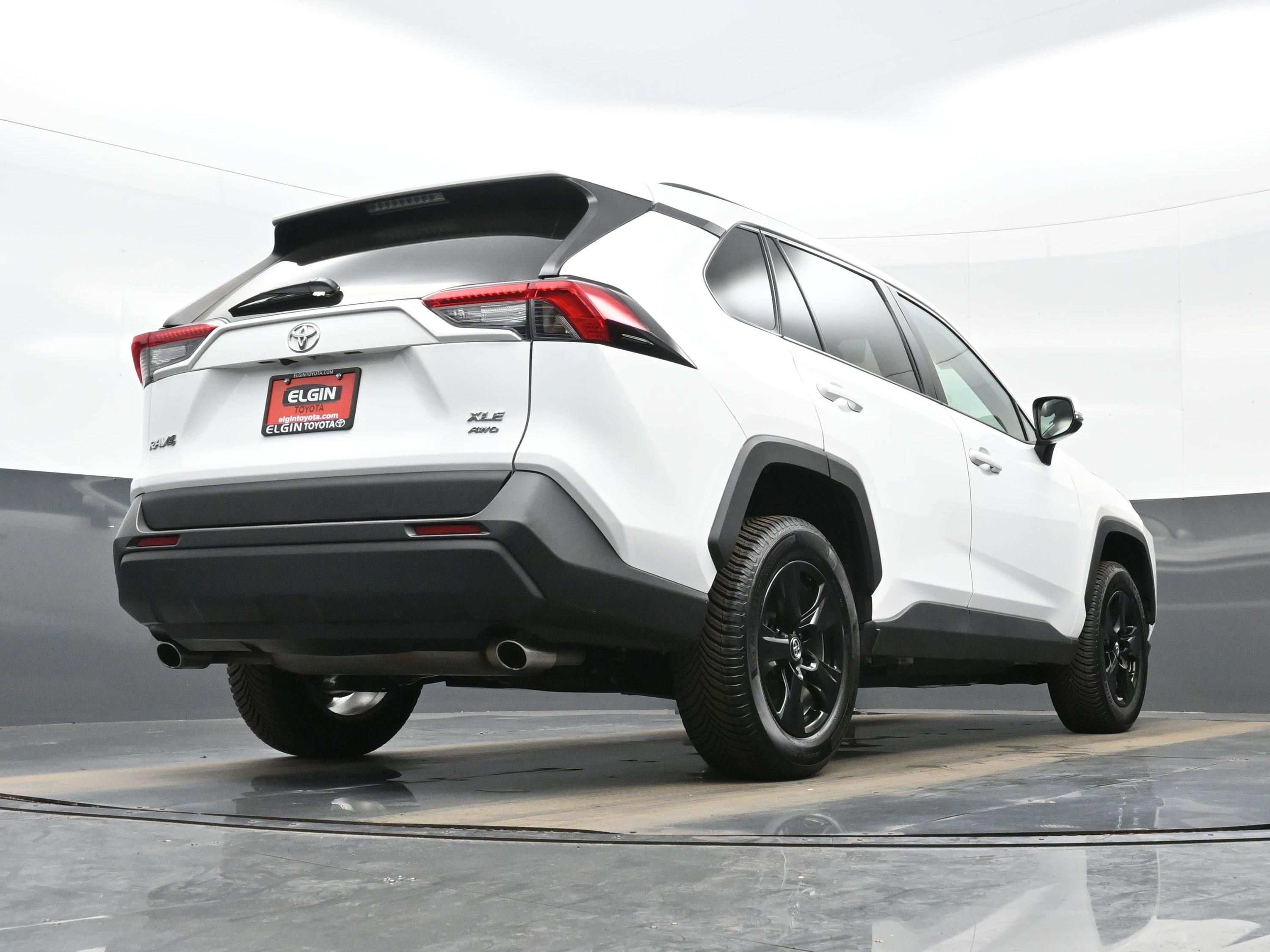 Used 2021 Toyota RAV4 XLE AWD/4WD image 31
