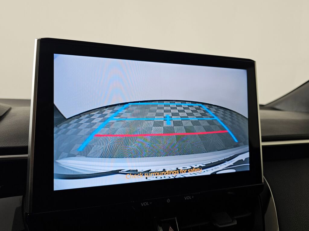 Used 2025 Toyota Corolla SE w/ SE Premium Package image 27