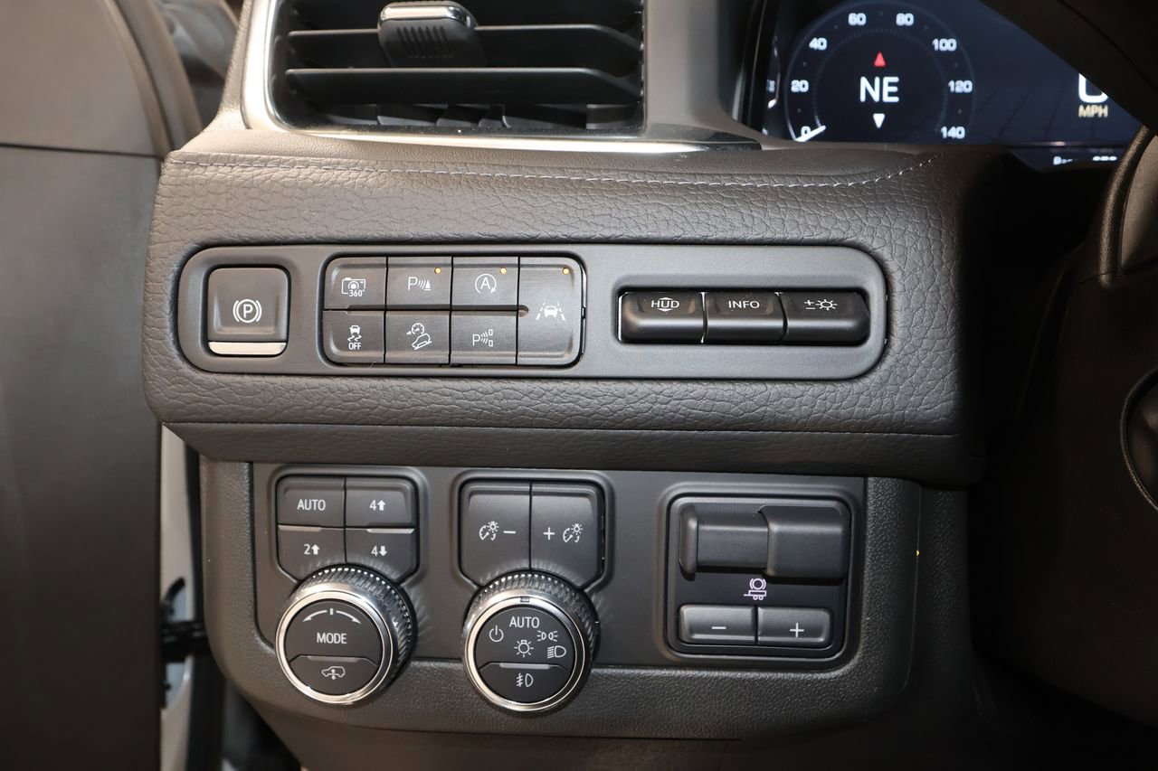 Certified 2024 GMC Yukon XL Denali w/ Denali Reserve Package image 11