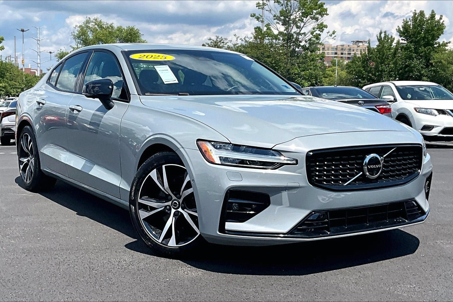 Used 2025 Volvo S60 B5 Plus FWD image 2