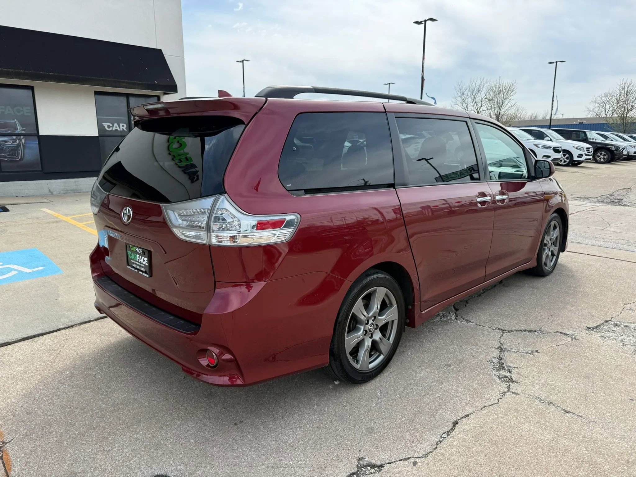 Used 2018 Toyota Sienna SE FWD image 15