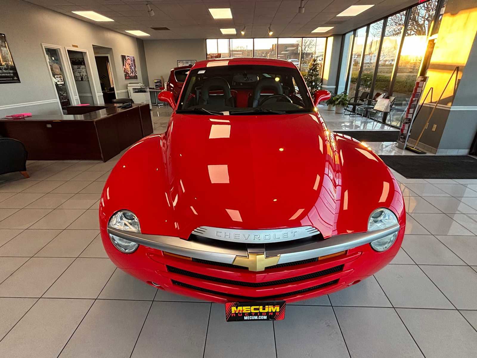 Used 2004 Chevrolet SSR LS Reg Cab 116.0 WB w/ Preferred Equipment Group image 2