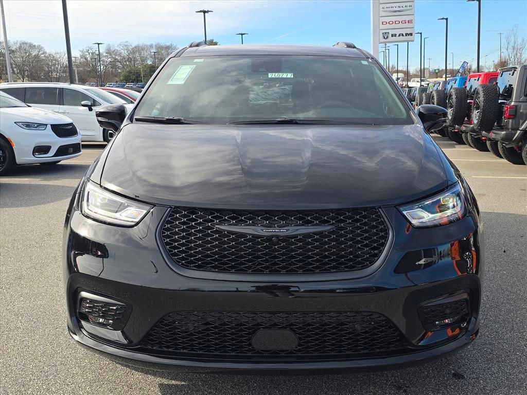 New 2026 Chrysler Pacifica Select w/ S Appearance Package FWD image 15