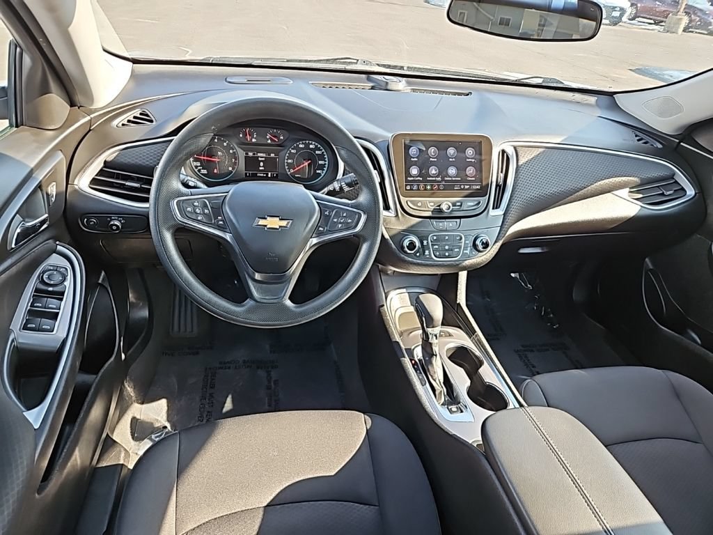 Used 2025 Chevrolet Malibu LT FWD image 9