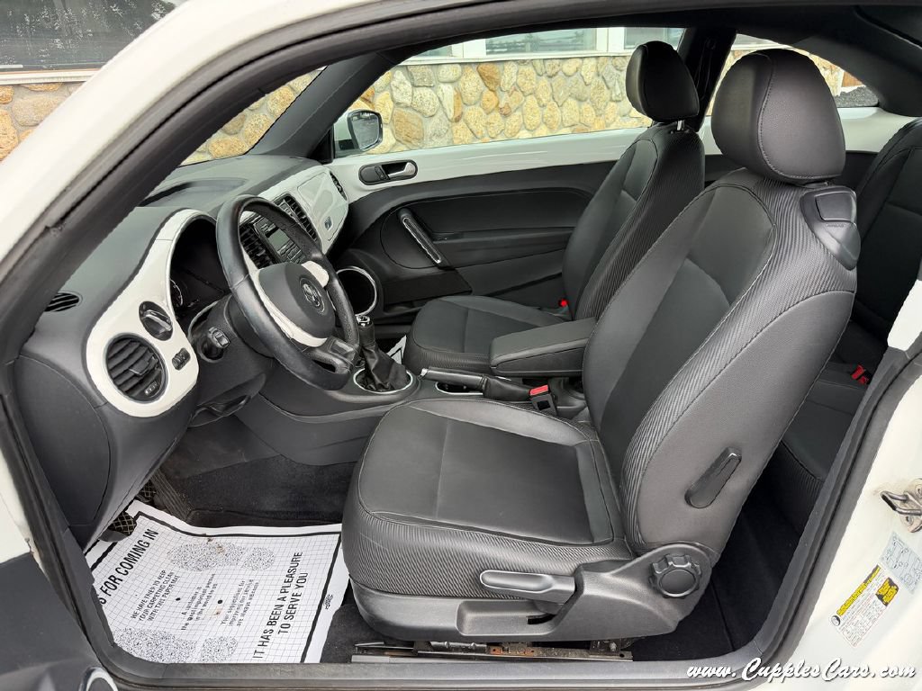 Used 2013 Volkswagen Beetle 2.5 FWD image 4