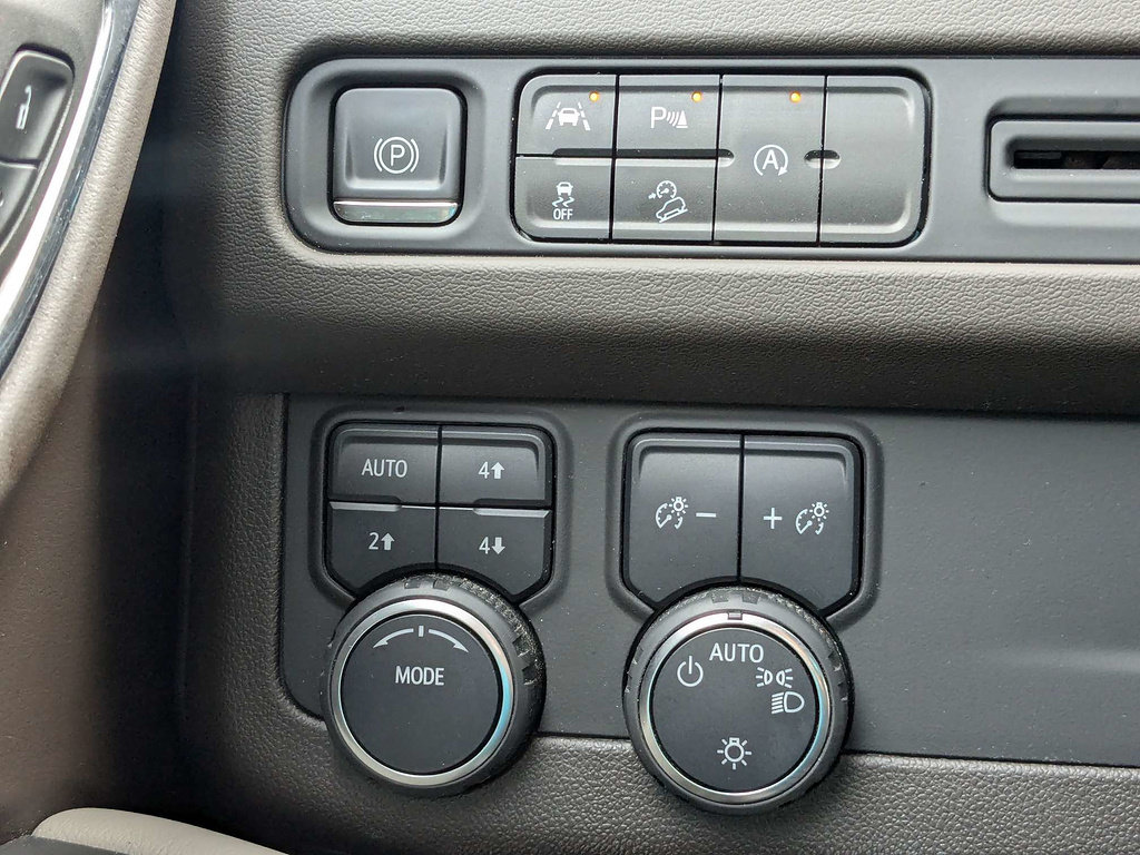 Used 2023 Chevrolet Tahoe Z71 AWD/4WD image 27