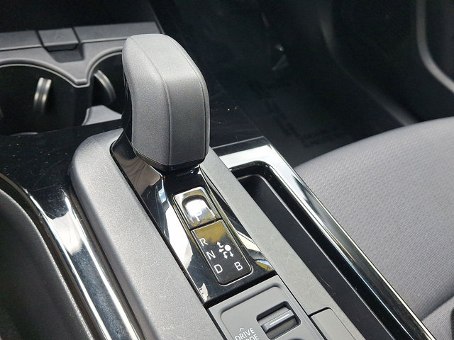 Used 2025 Toyota Prius LE FWD image 12
