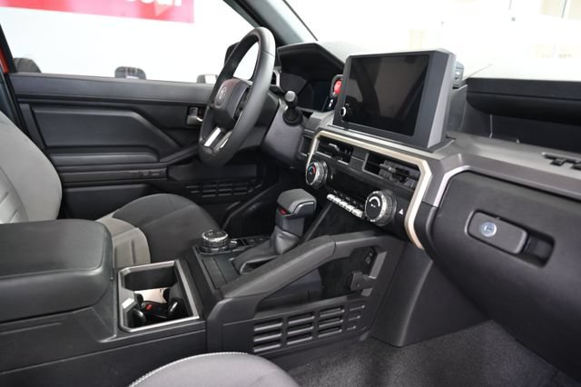 Used 2025 Toyota Tacoma TRD Sport AWD/4WD image 15