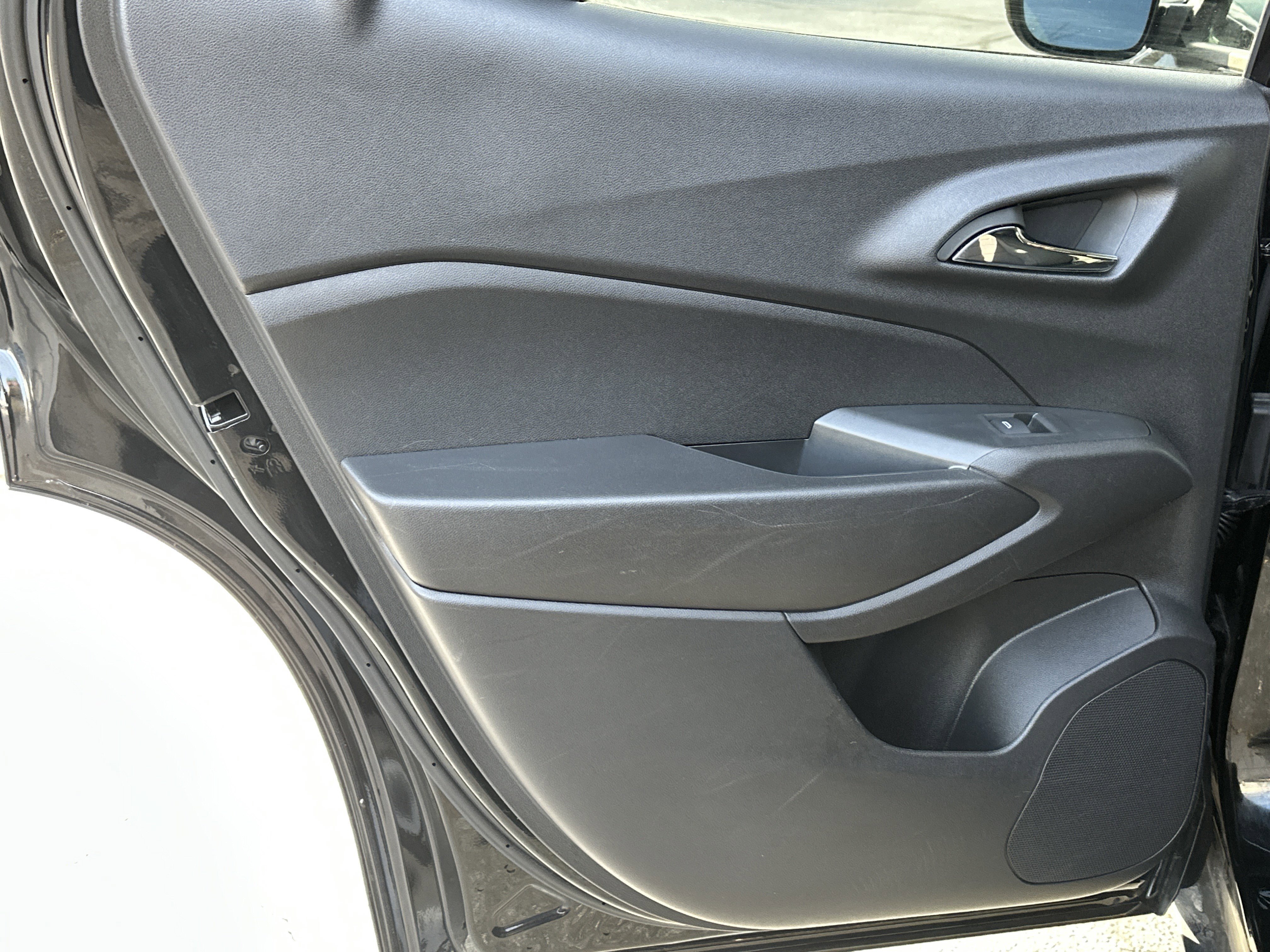 Certified 2025 Chevrolet Trax LT FWD image 22