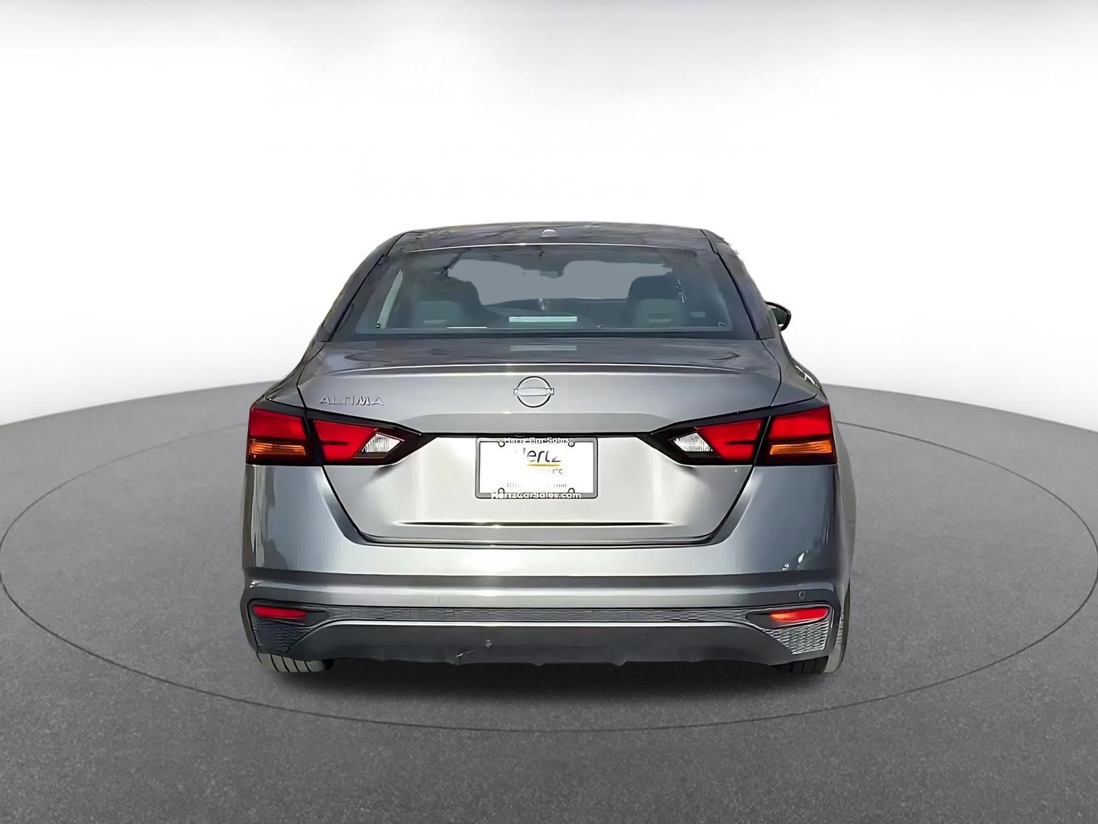 Used 2025 Nissan Altima 2.5 SV image 12