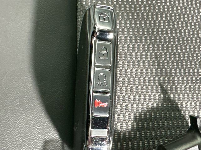 Used 2023 Kia Niro EX Touring image 16