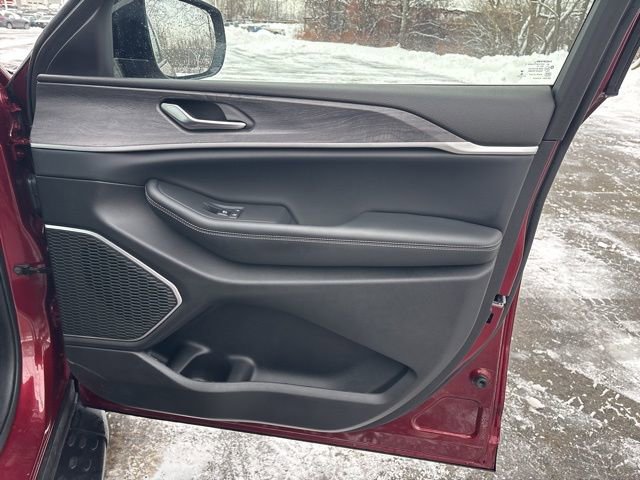 Used 2022 Jeep Grand Cherokee L Limited image 11