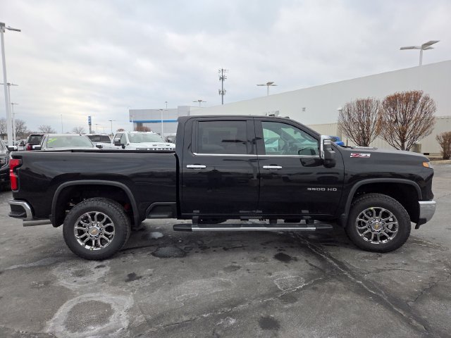 New 2026 Chevrolet Silverado 3500 LTZ w/ LTZ Premium Package AWD/4WD image 22