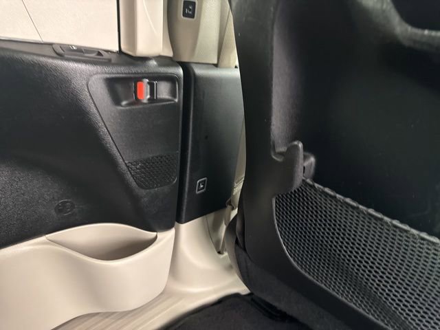 Used 2023 Chrysler Pacifica Touring-L image 27