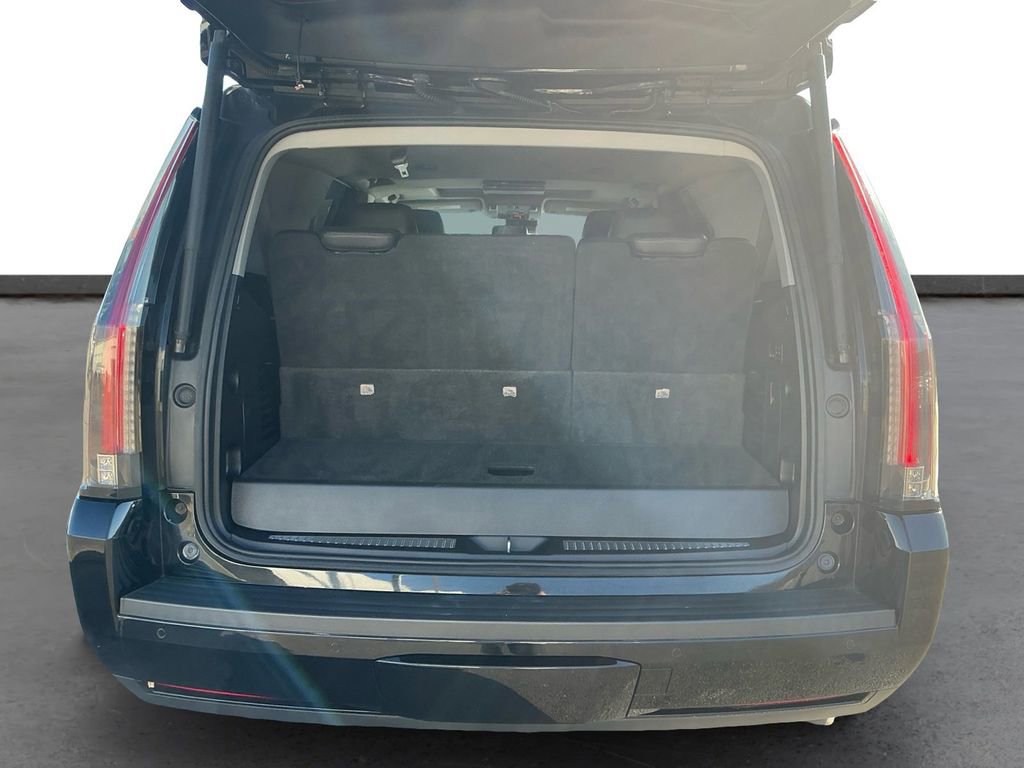 Used 2019 Cadillac Escalade Premium Luxury w/ Escalade Sport Edition image 24