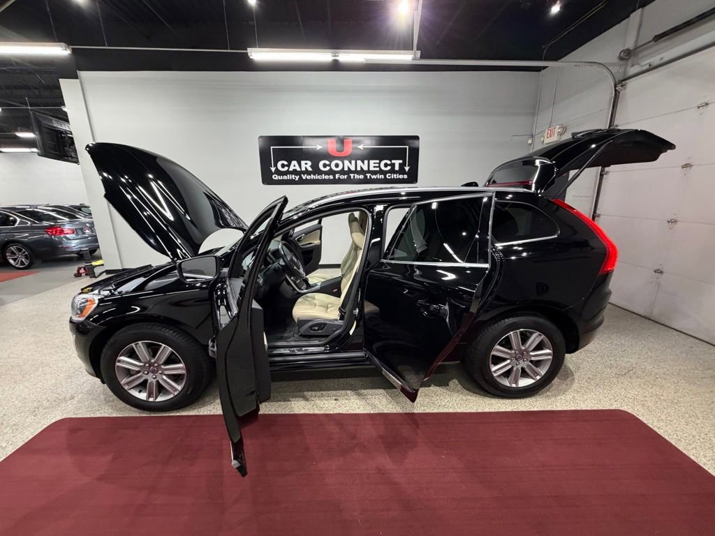 Used 2016 Volvo XC60 T6 w/ Proximity Package AWD/4WD image 42