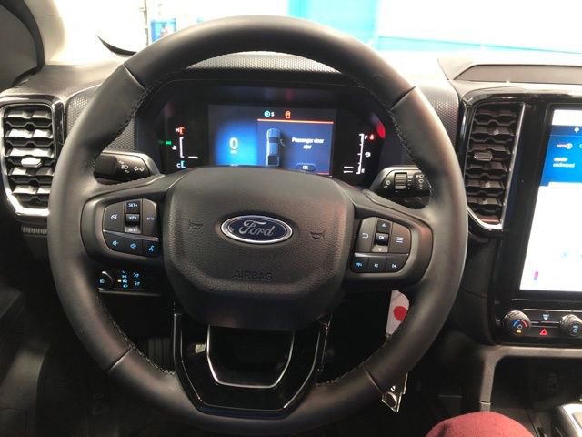 New 2025 Ford Ranger XLT w/ Black Appearance Package AWD/4WD image 18