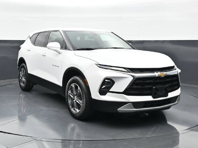 Used 2025 Chevrolet Blazer LT FWD image 4
