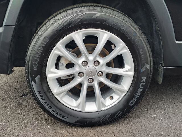 Used 2022 Jeep Cherokee Latitude Lux FWD image 31