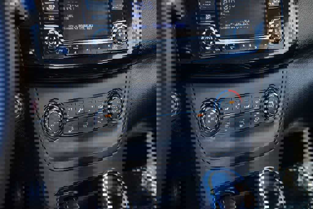 Used 2016 Nissan Sentra SV image 20