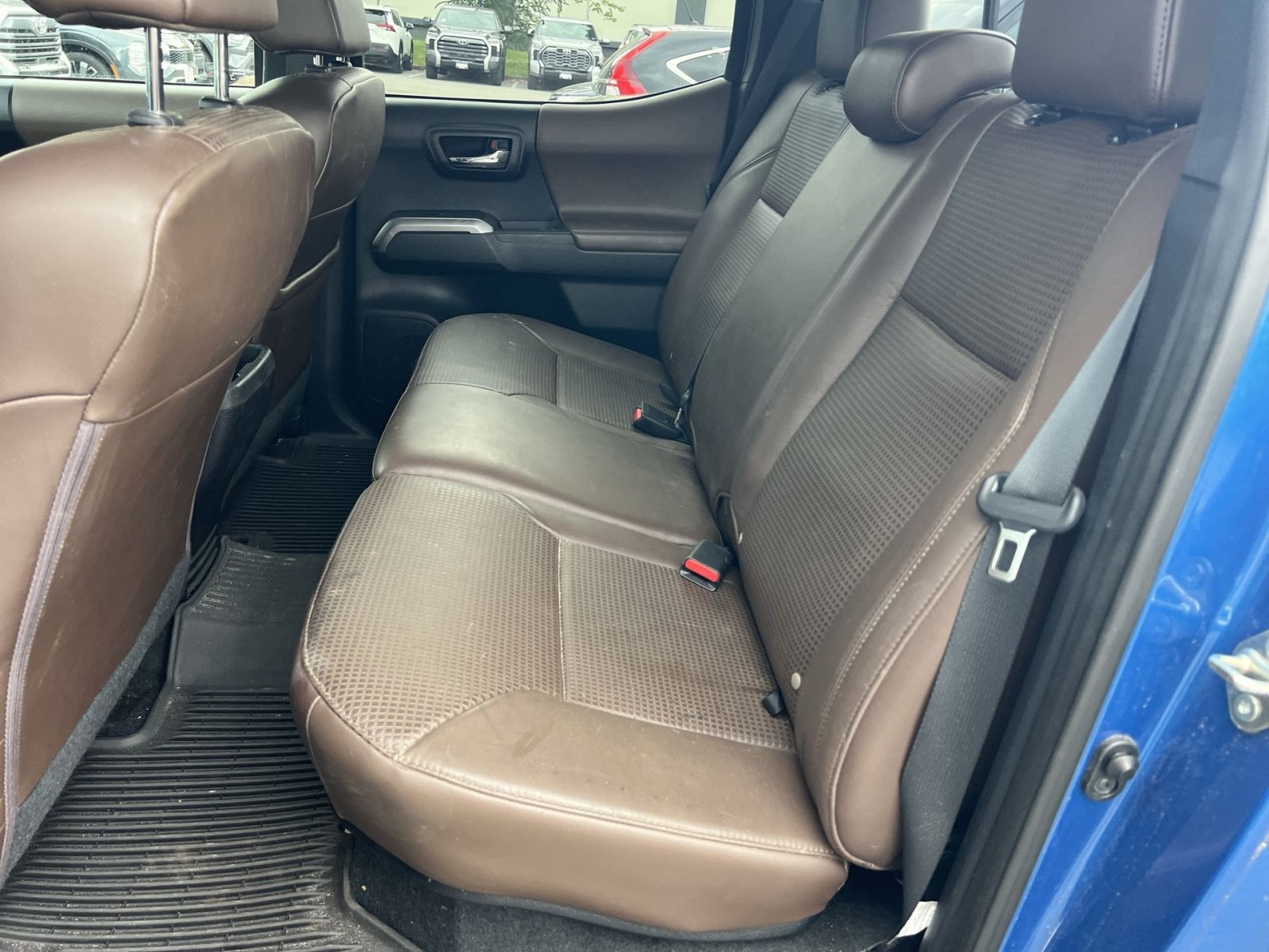 Used 2016 Toyota Tacoma Limited w/ Towing Package AWD/4WD image 24