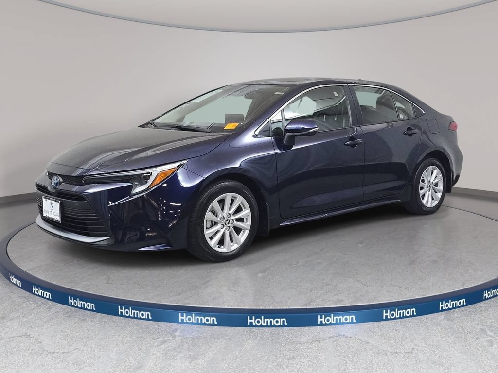 Used 2025 Toyota Corolla XLE FWD image 1