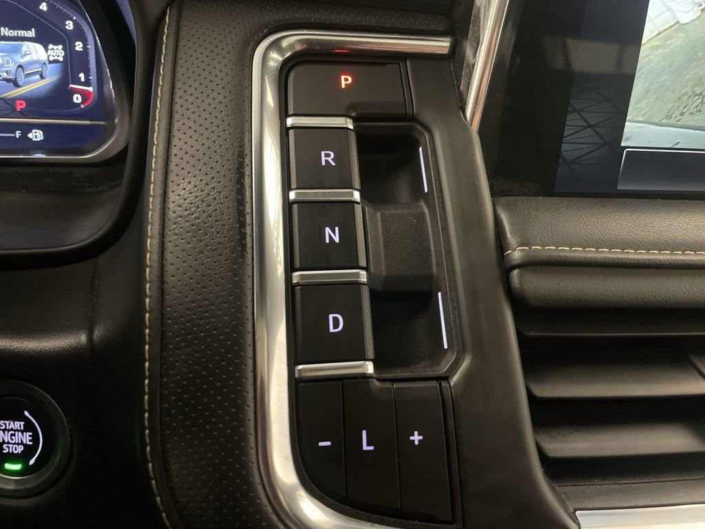 Used 2023 GMC Yukon XL SLT image 10