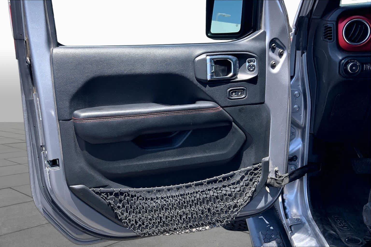 Used 2018 Jeep Wrangler Unlimited Rubicon AWD/4WD image 22