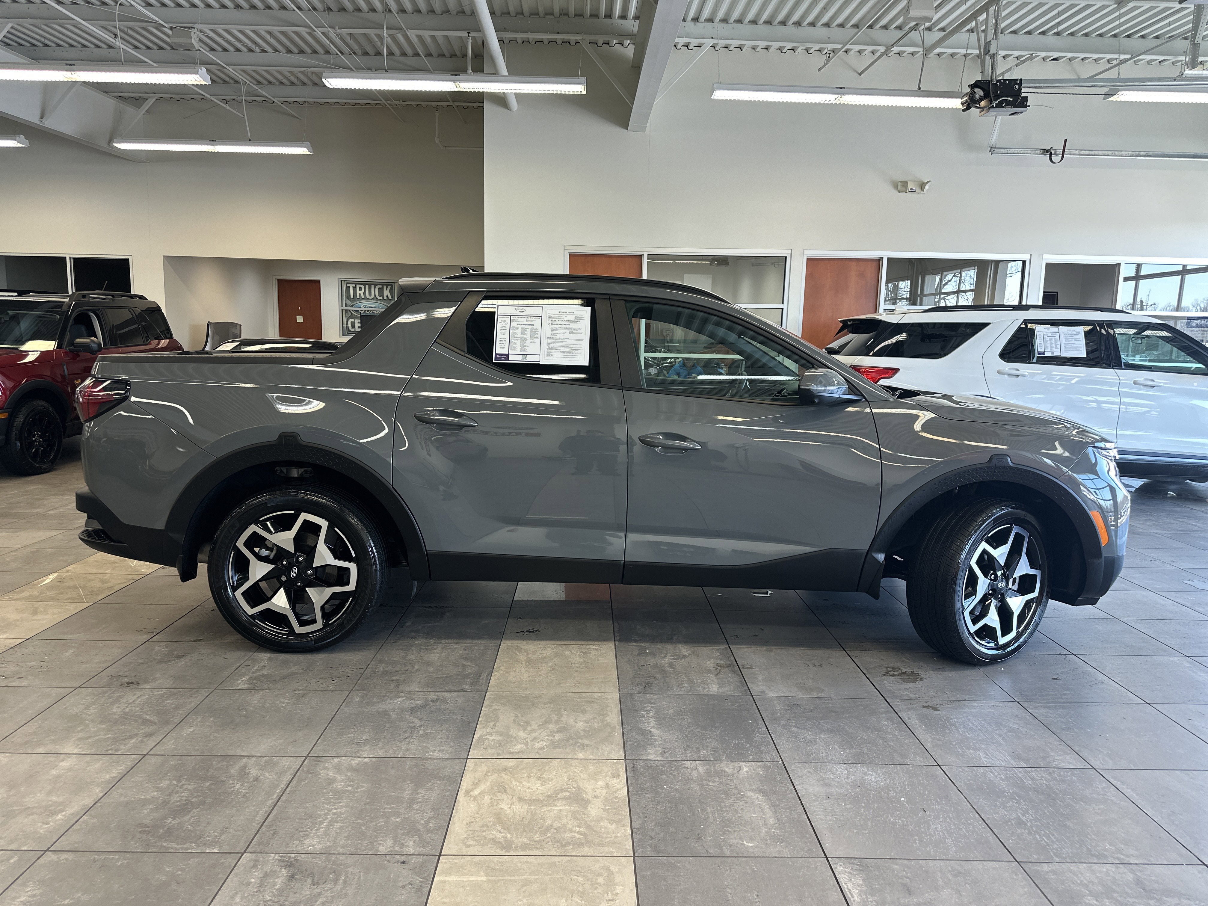 Used 2024 Hyundai Santa Cruz Limited image 11