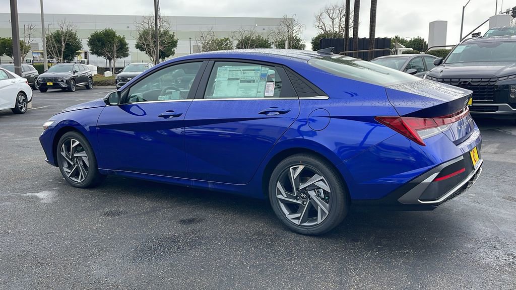 New 2025 Hyundai Elantra Limited image 11