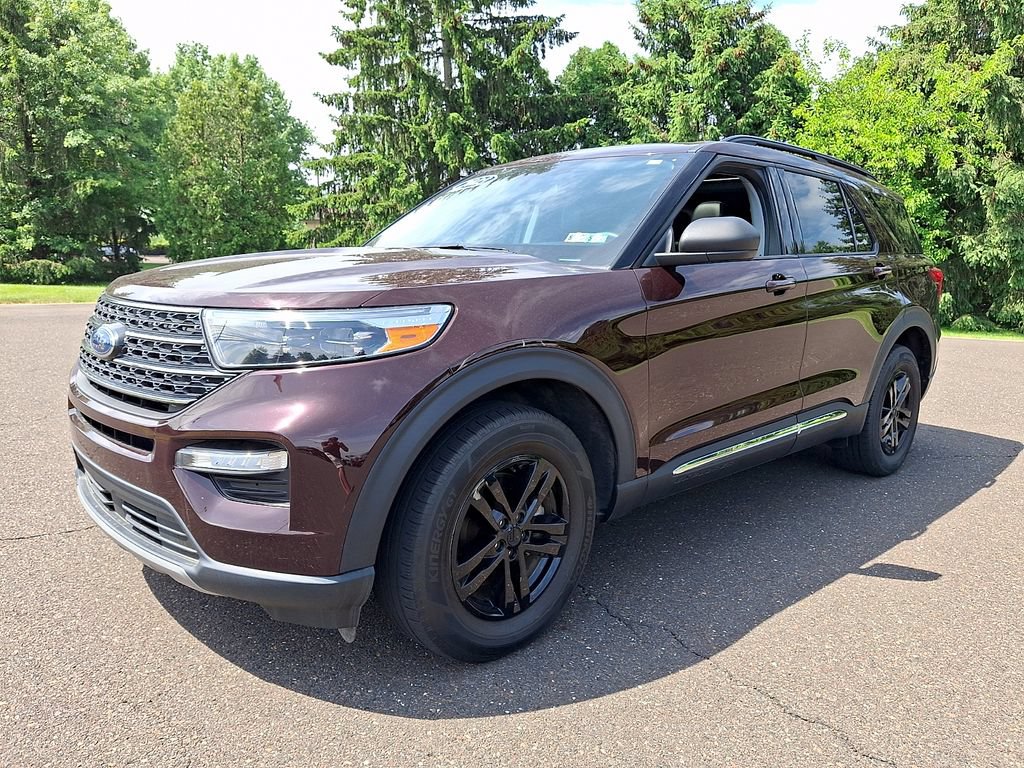 Used 2022 Ford Explorer XLT w/ Equipment Group 202A AWD/4WD image 5
