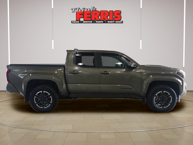 Used 2025 Toyota Tacoma TRD Sport AWD/4WD image 6