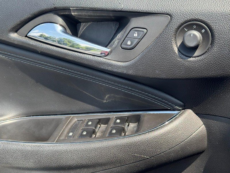 Used 2017 Chevrolet Cruze Premier FWD image 19