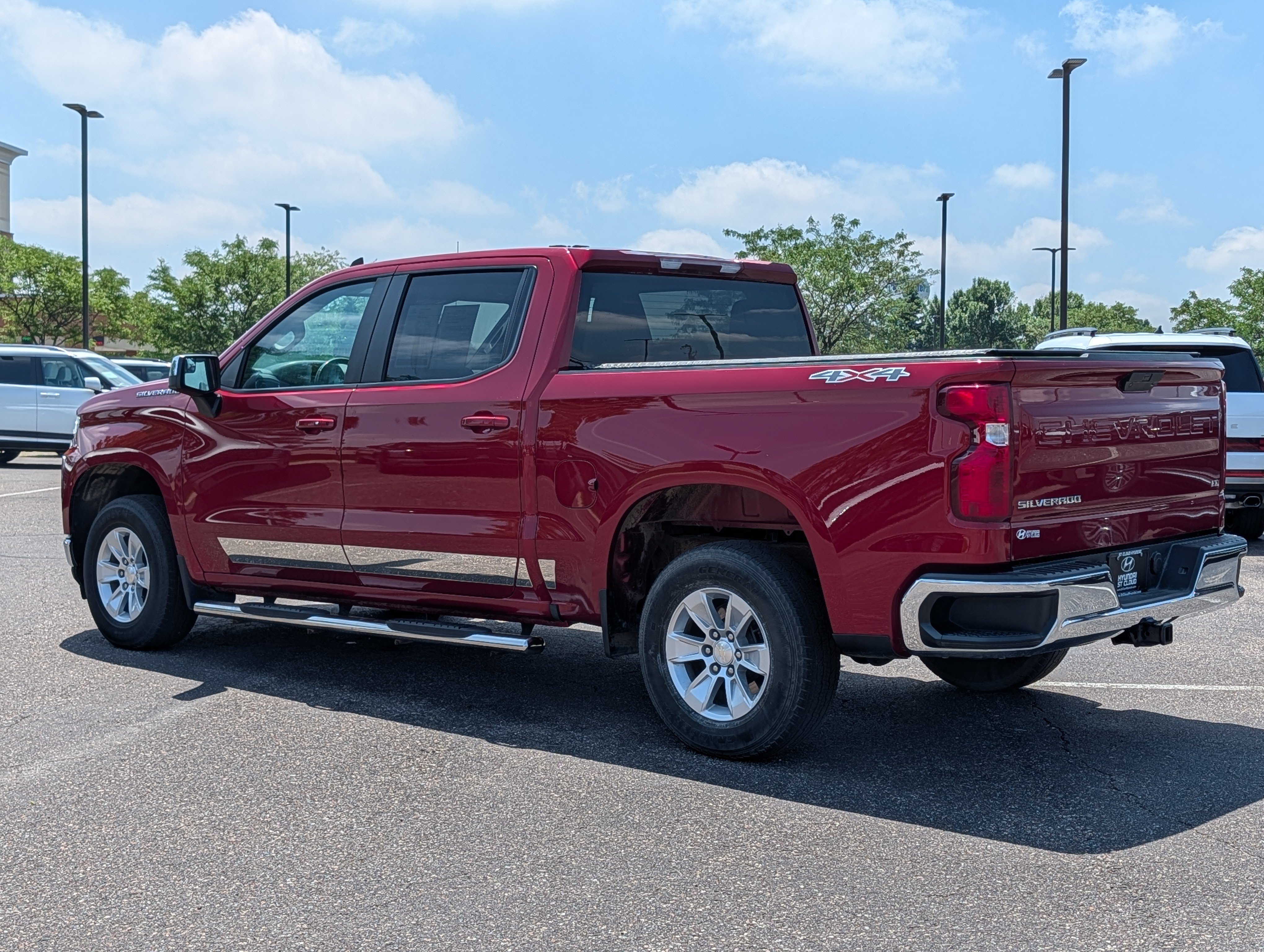 Used 2021 Chevrolet Silverado 1500 LT AWD/4WD image 3