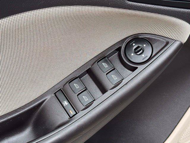 Used 2014 Ford Focus SE FWD image 7