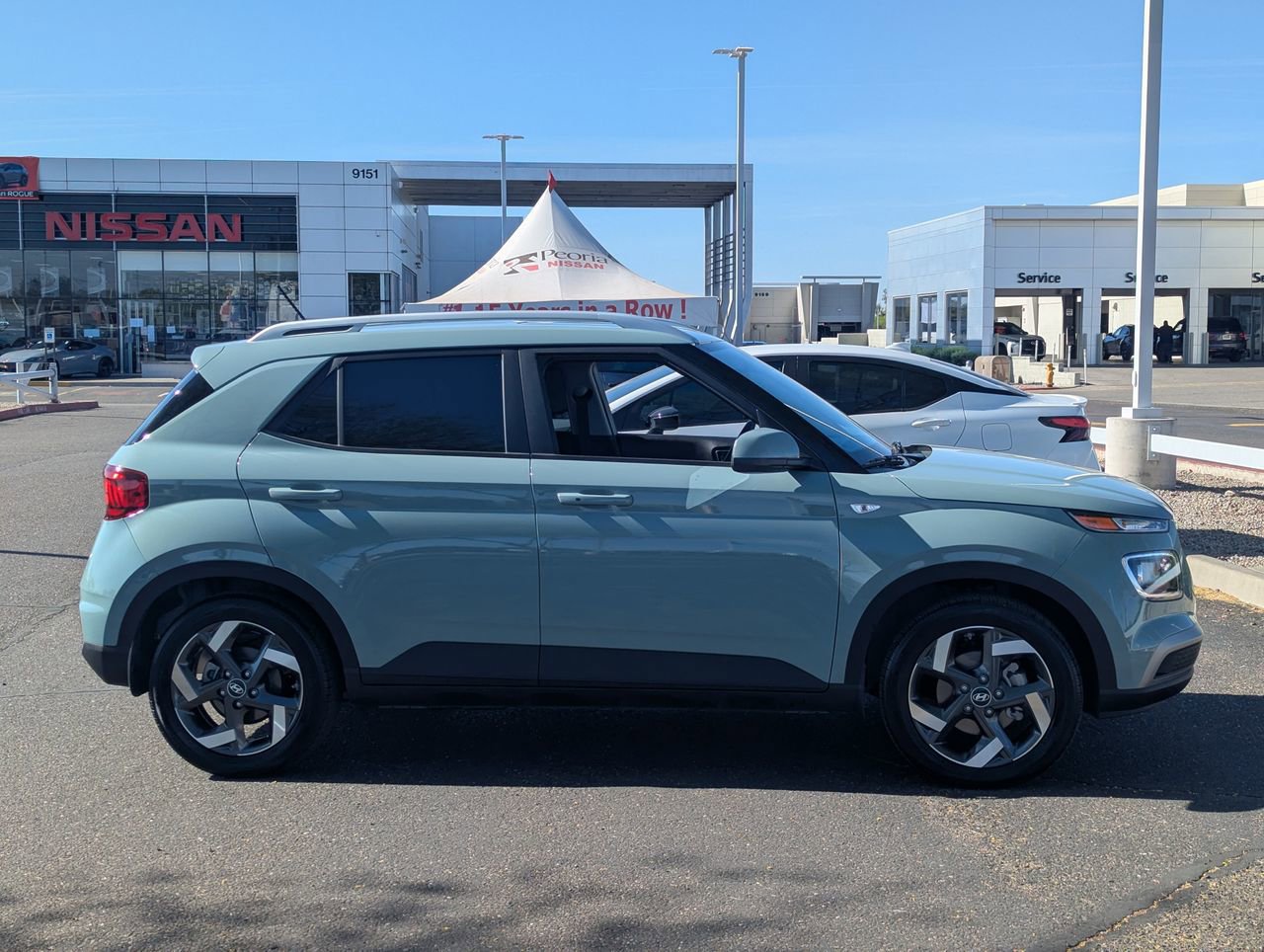 Used 2025 Hyundai Venue SEL image 8