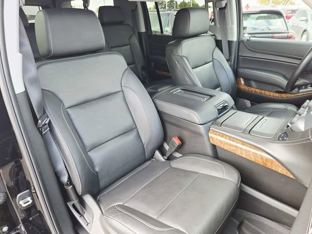 Used 2020 Chevrolet Suburban Premier w/ Premier 6.2L Value Package image 17
