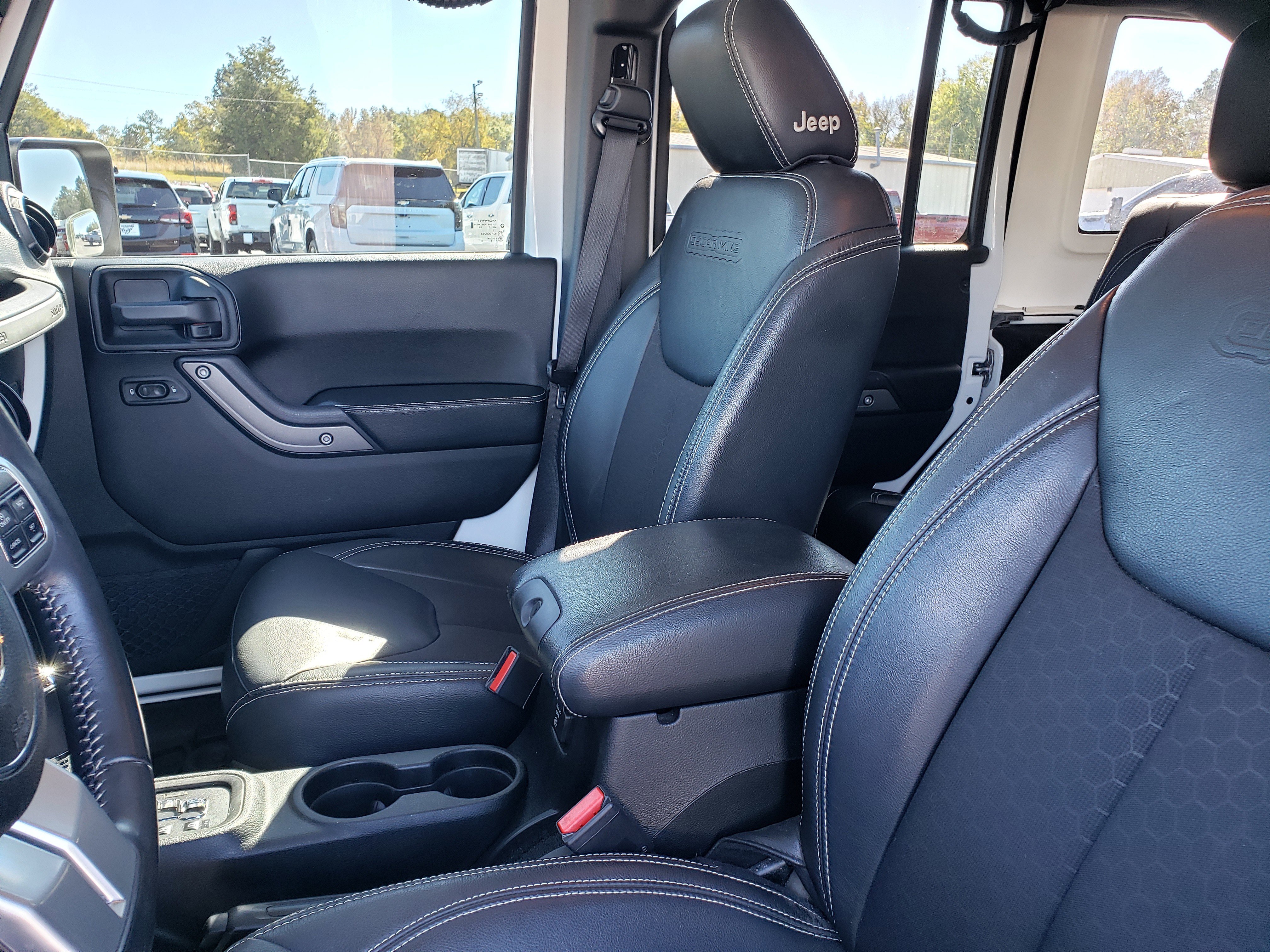 Used 2018 Jeep Wrangler Unlimited Sport image 27