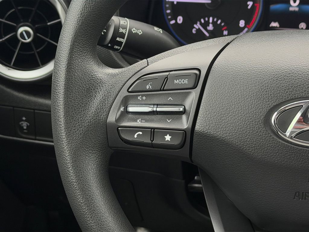 Certified 2023 Hyundai Kona SEL AWD/4WD image 17