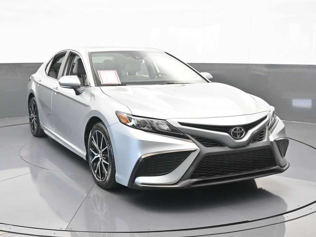 Used 2021 Toyota Camry SE w/ Cold Weather Package AWD/4WD image 9