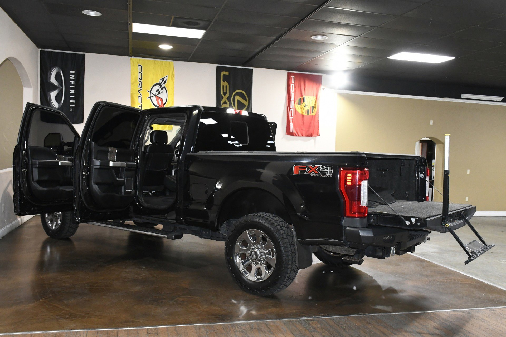 Used 2019 Ford F250 Lariat w/ Lariat Ultimate Package image 92