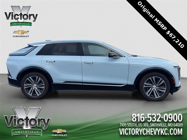 Used 2024 Cadillac Lyriq Luxury w/ LPO, Floor Liner Package image 7