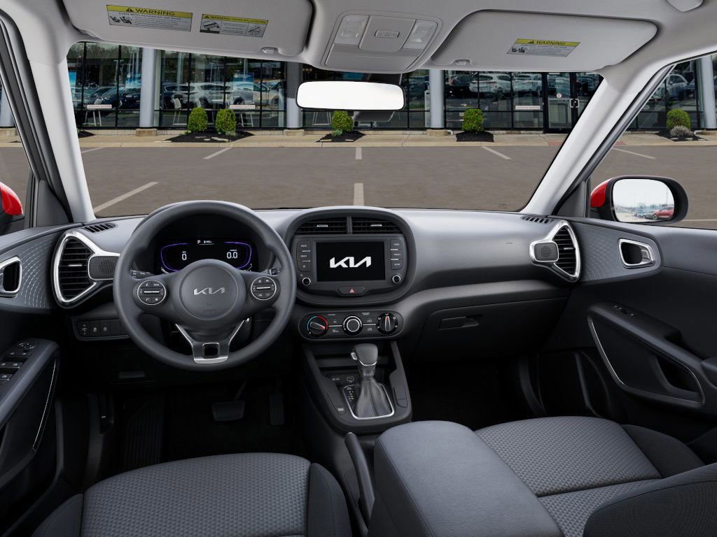Used 2025 Kia Soul LX image 16