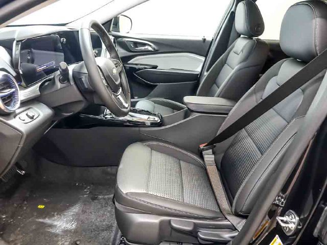 New 2026 Chevrolet Trax LT w/ LT Convenience Package FWD image 9
