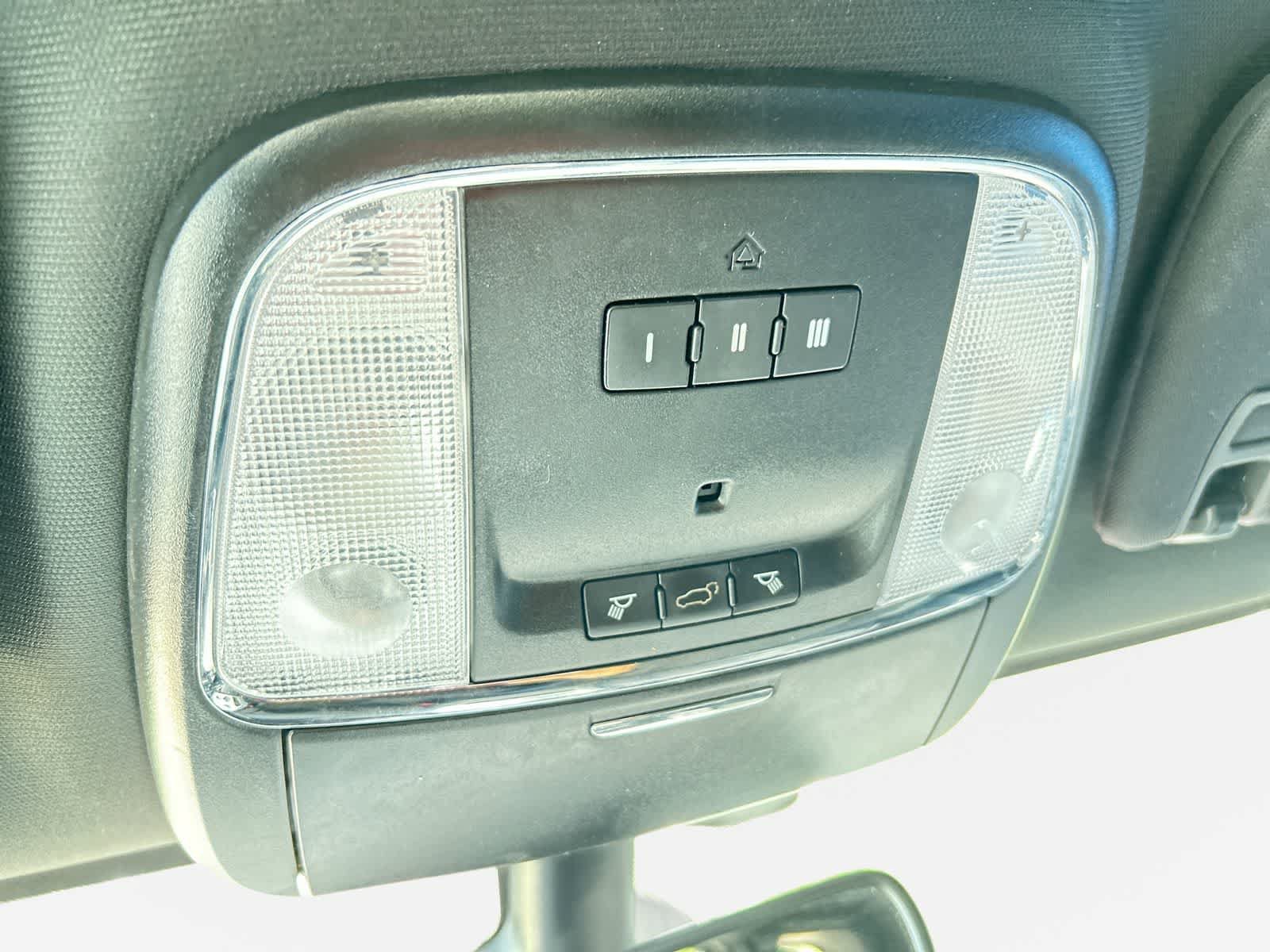 Used 2019 Jeep Grand Cherokee Laredo RWD image 17
