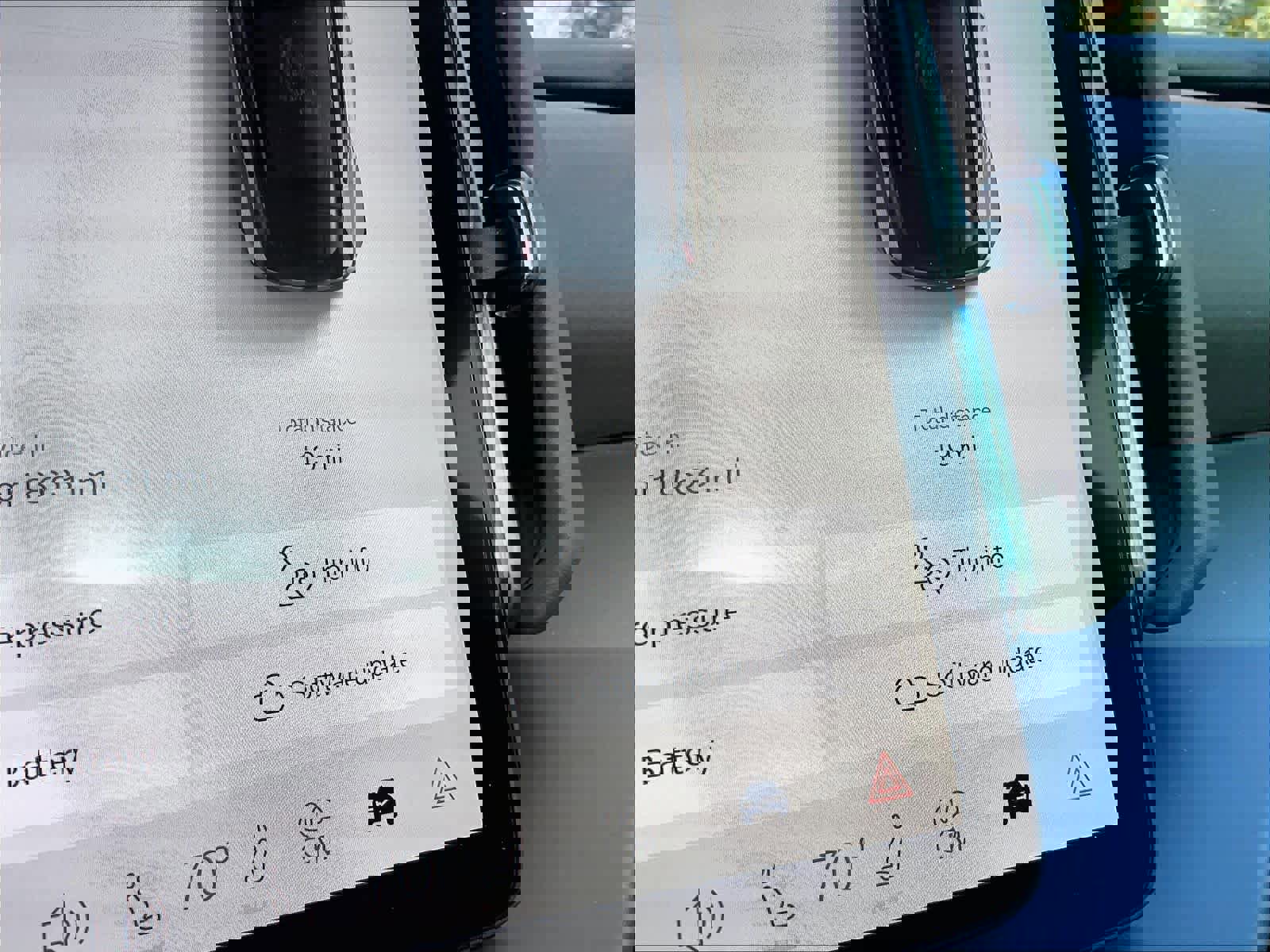 New 2025 Volvo EX30 Plus w/ Protection Package Premier image 19