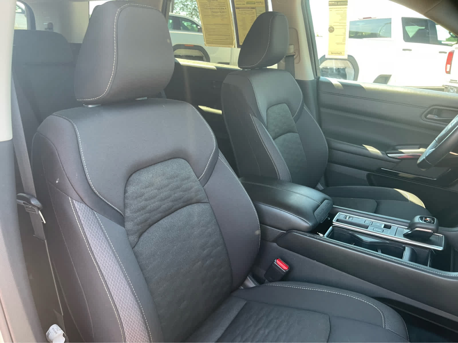 Used 2024 Nissan Pathfinder SV FWD image 27